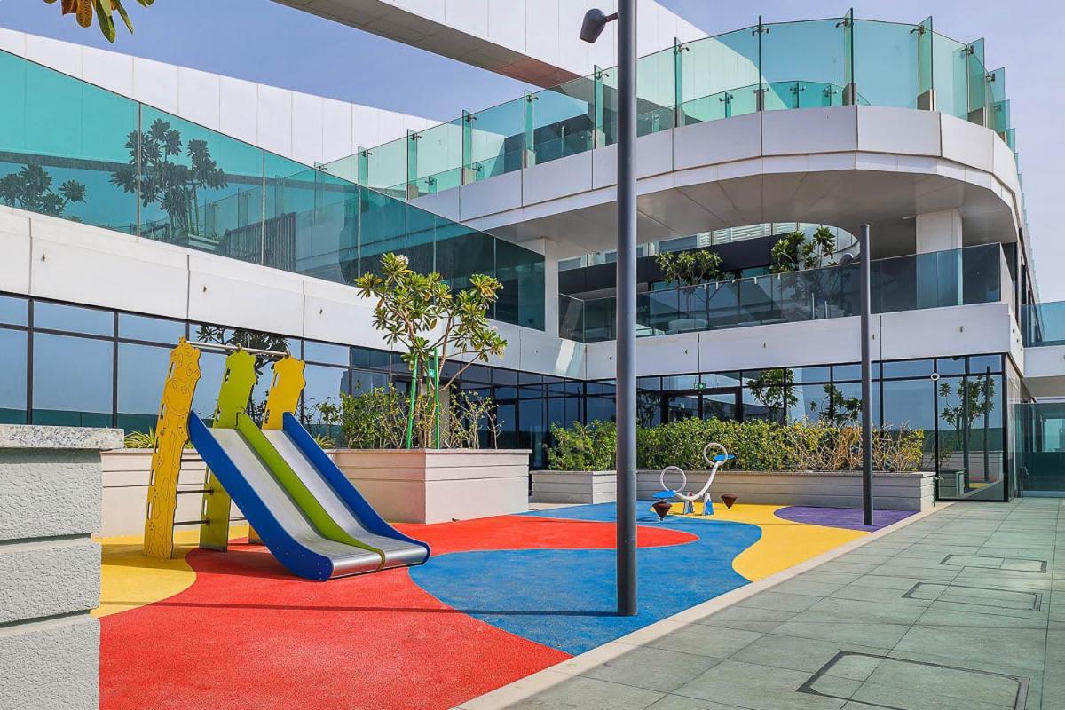 Frank Porter - 1 Residences 1 *