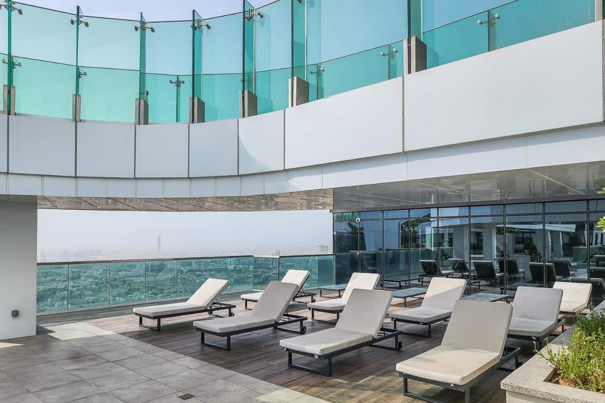 Frank Porter - 1 Residences 1 *