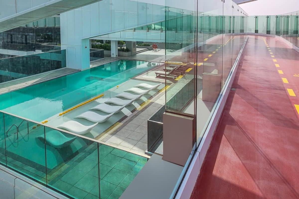 Frank Porter - 1 Residences 1 * Dubai