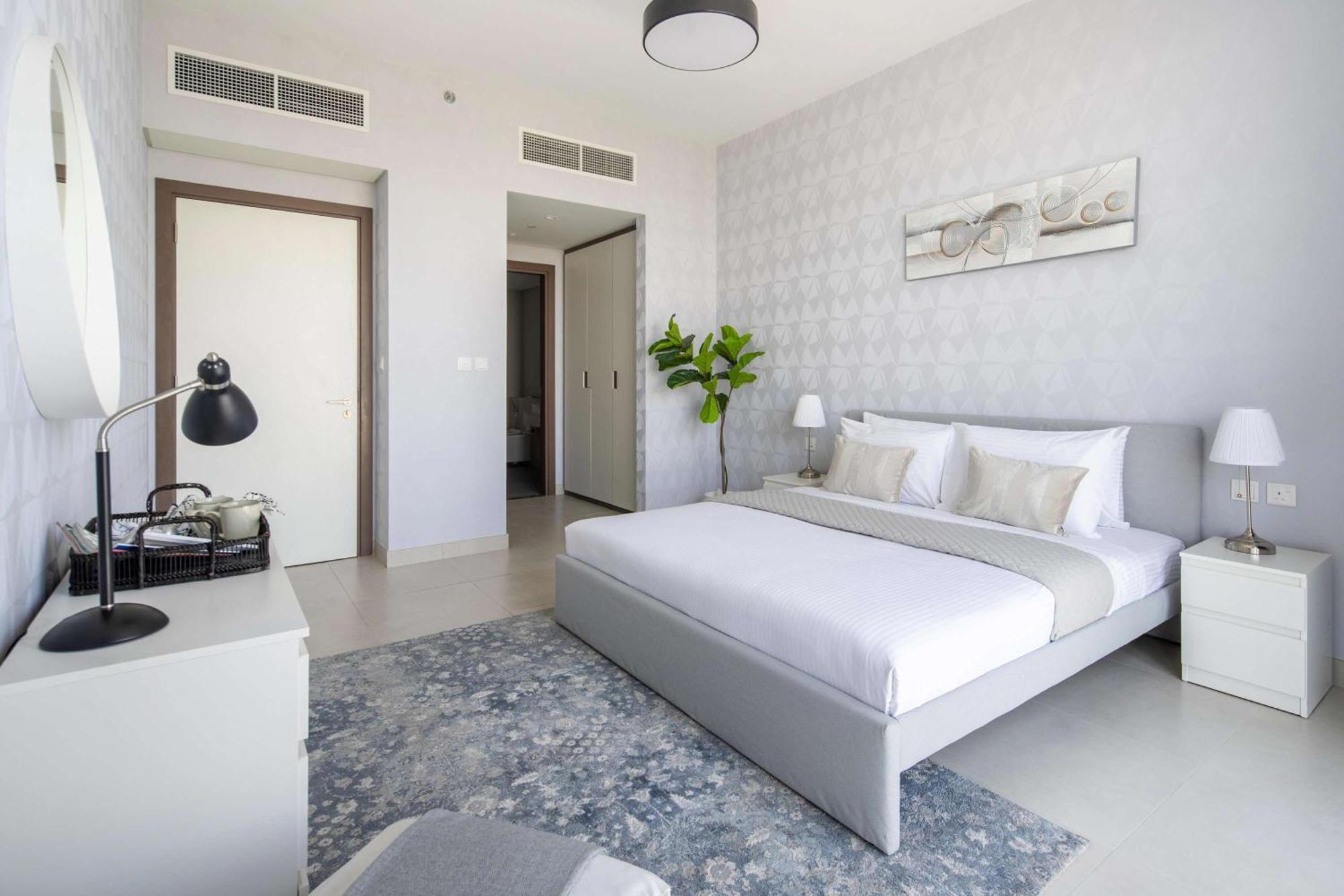 Frank Porter - 1 Residences 1 Dubai