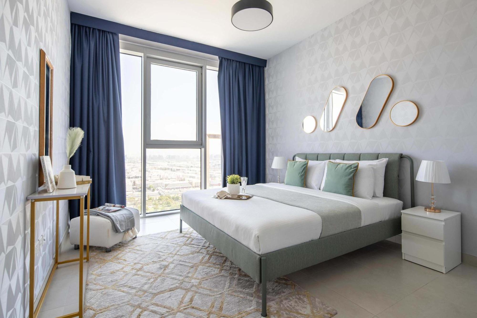 Frank Porter - 1 Residences 1 *